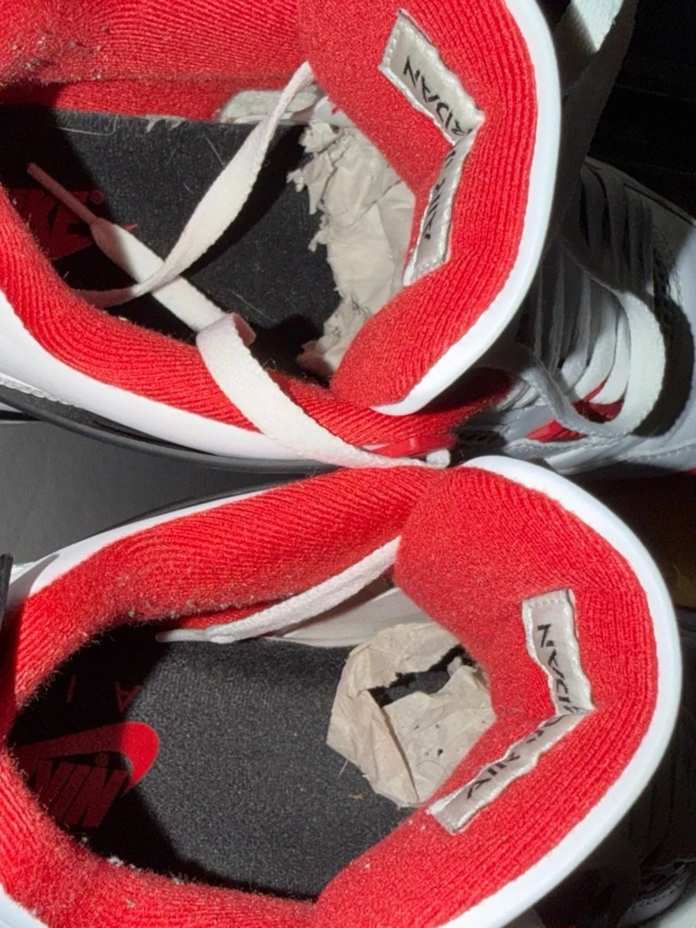 Jordan 4 fire red 2020